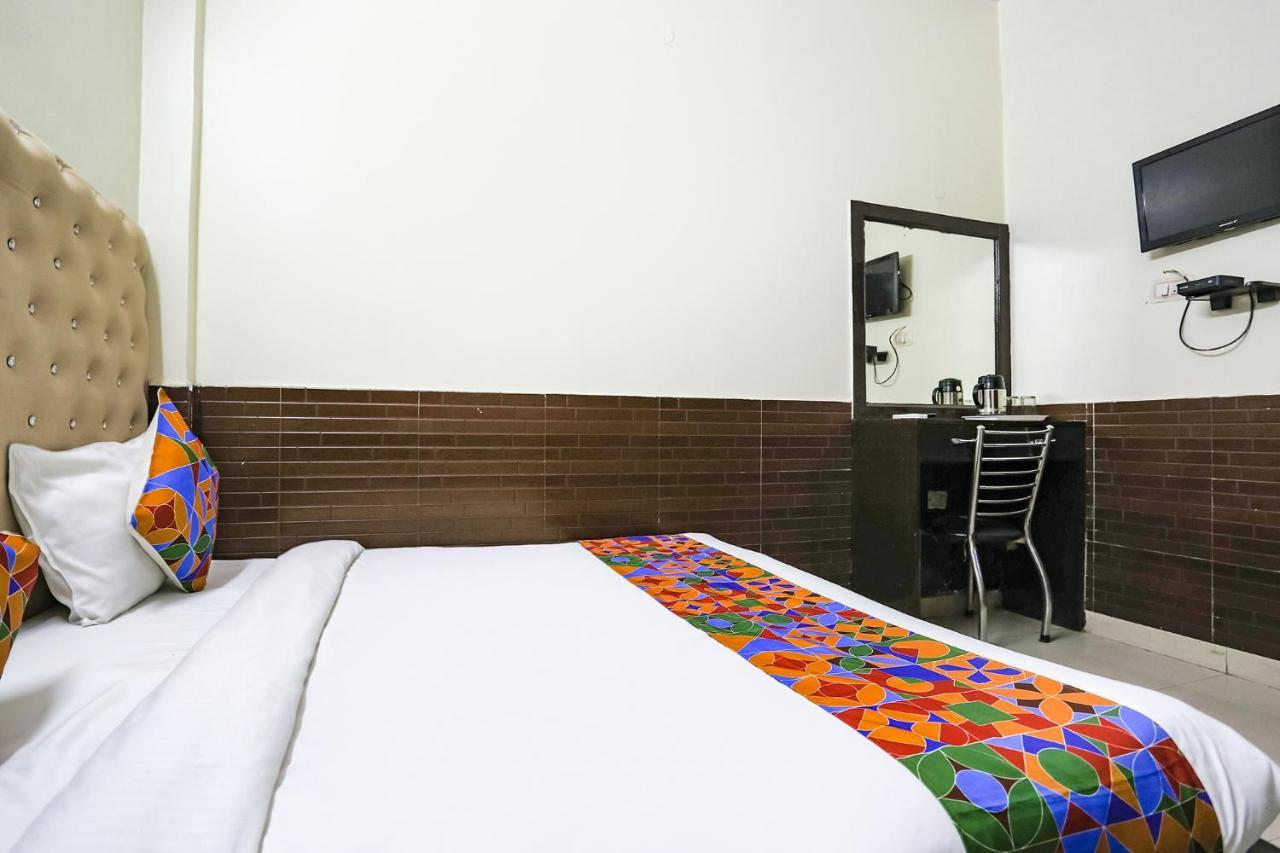 Fabhotel The Lazeez New Delhi Ngoại thất bức ảnh
